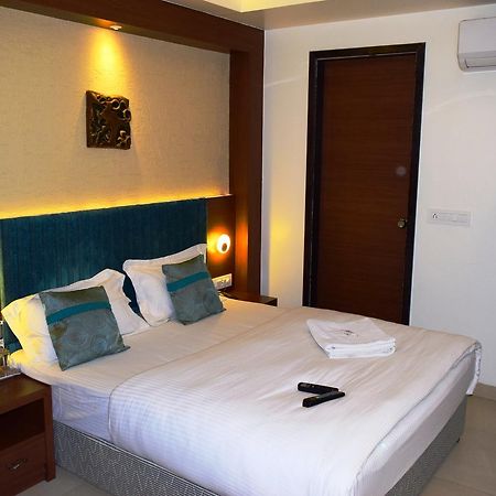 Hotel Chandragupta Ujjain Buitenkant foto