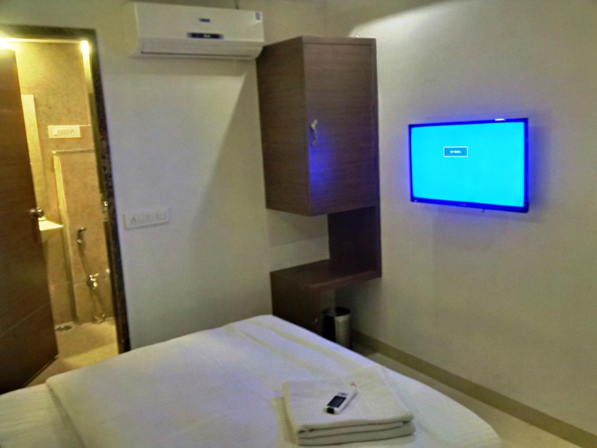 Hotel Chandragupta Ujjain Buitenkant foto