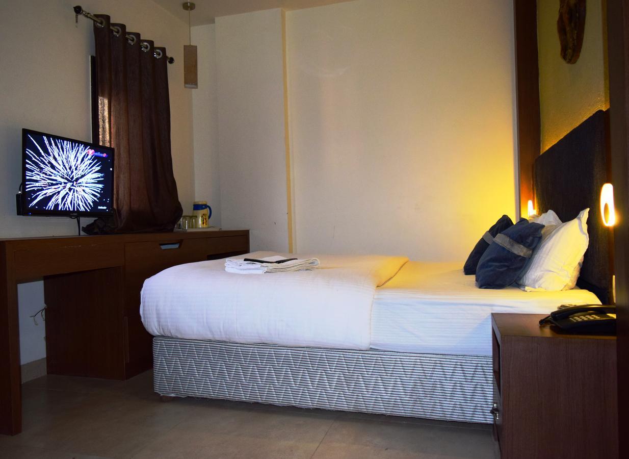 Hotel Chandragupta Ujjain Buitenkant foto