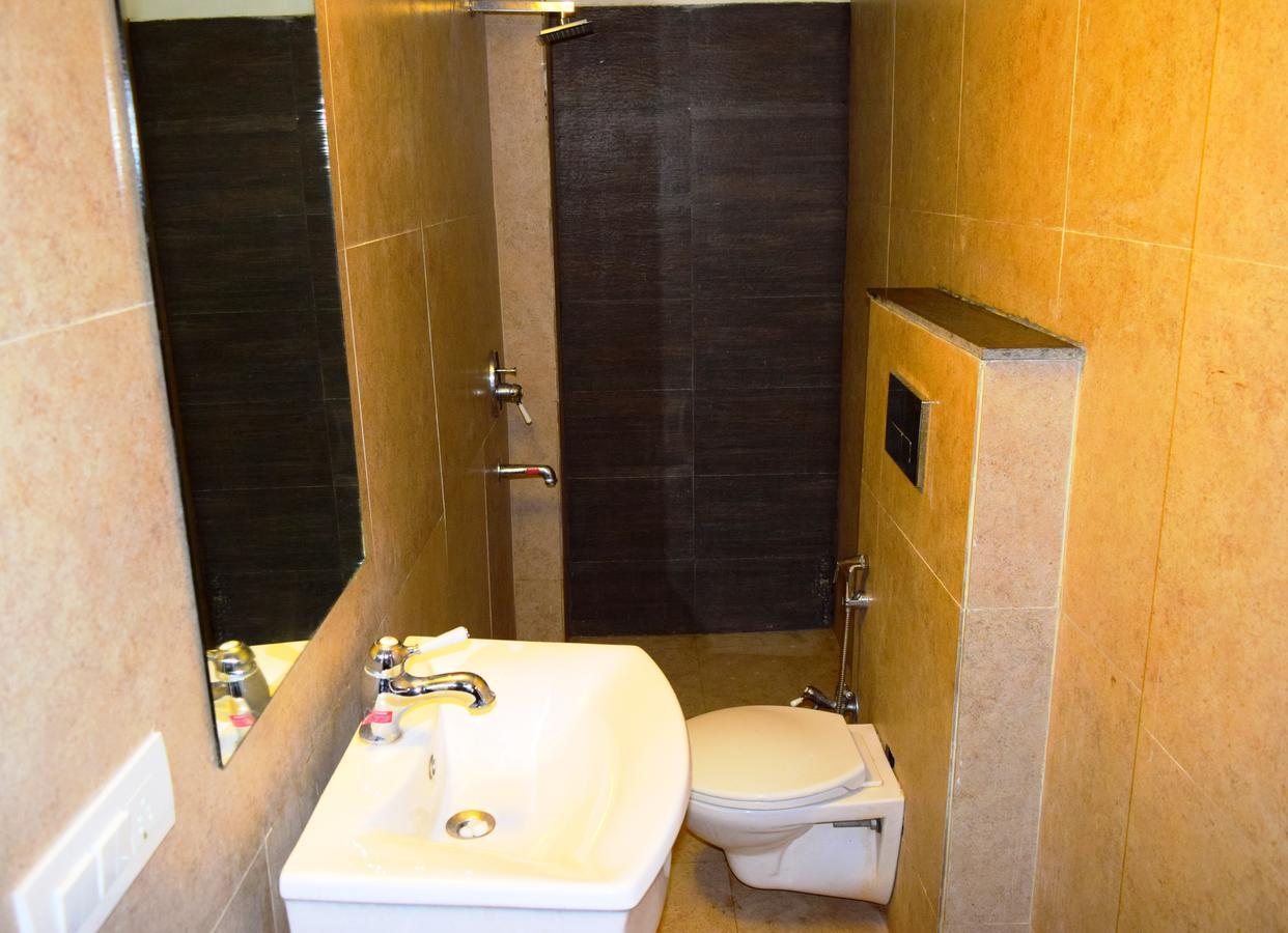 Hotel Chandragupta Ujjain Buitenkant foto